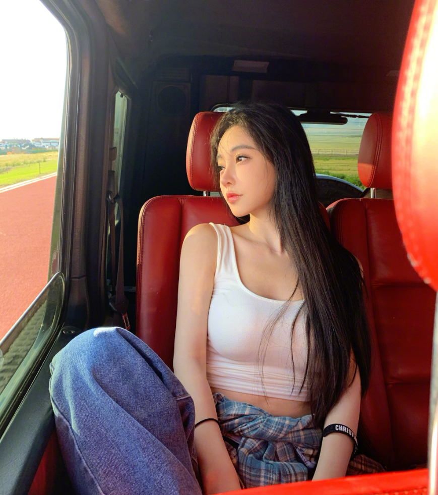 裙子拉链坏了换装失败，冯提莫换装秀缺乏新意，遭吐槽故意骗人气(图3)