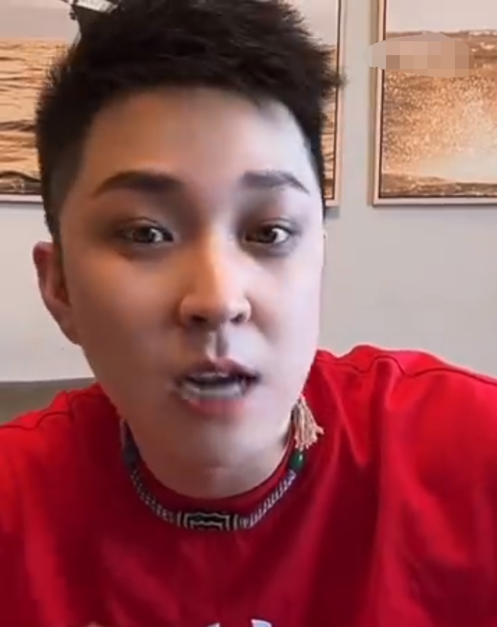 王小国怼黑粉,你能给女儿3万抚养费吗?老利翻脸说阿哲嘴欠,谁不要脸总被说!(图2)