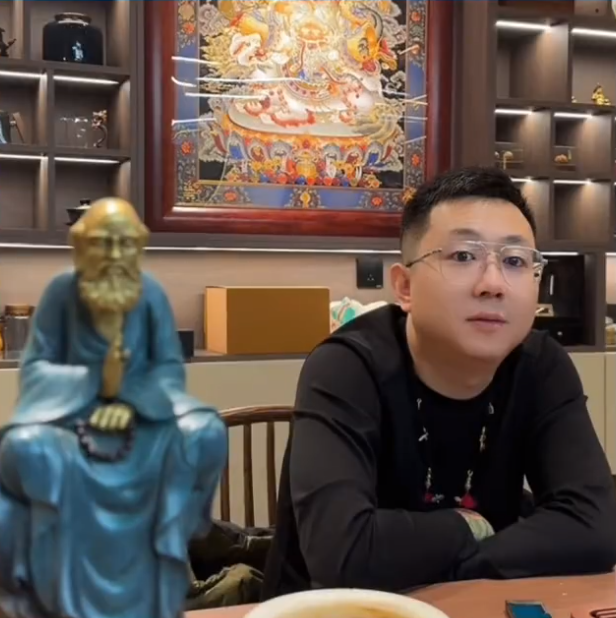 方丈妈妈是太原老葛粉丝？王小源没想好去哪，YY收入其实挺高的(图3)