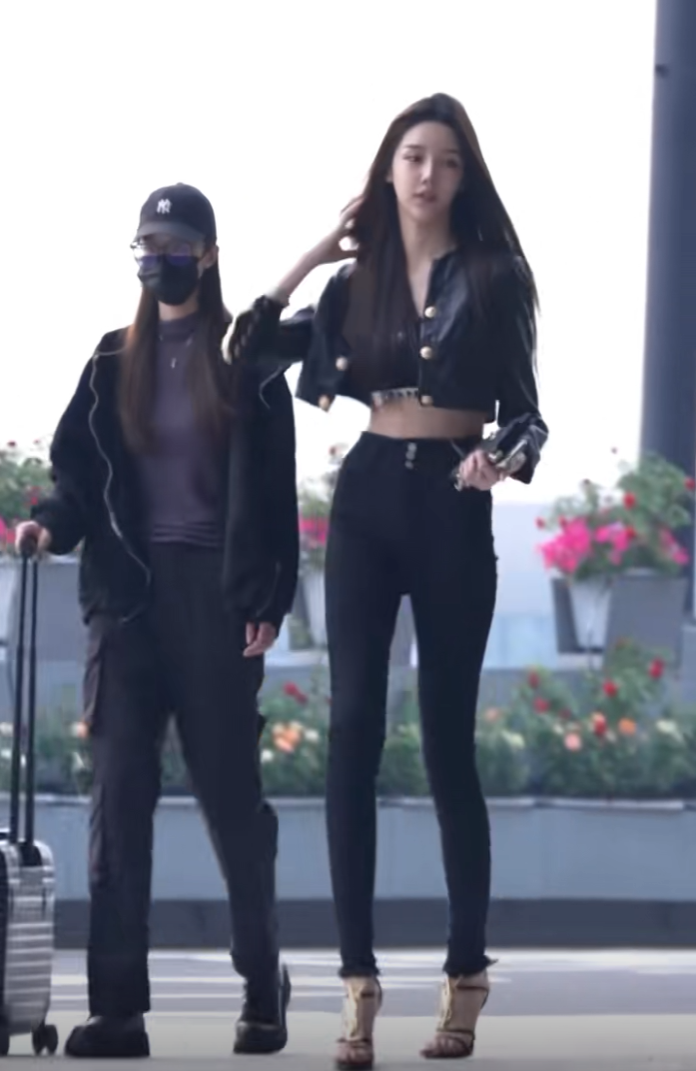 脸部前后60次“修改”，变性网红艾比分享整容经历，还是以前好看(图1)