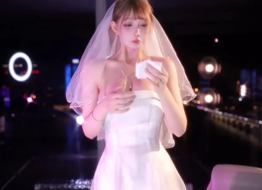 斗鱼给的“彩礼”太少了，米娜穿婚纱停播退鱼，不会退网还会见面(图4)