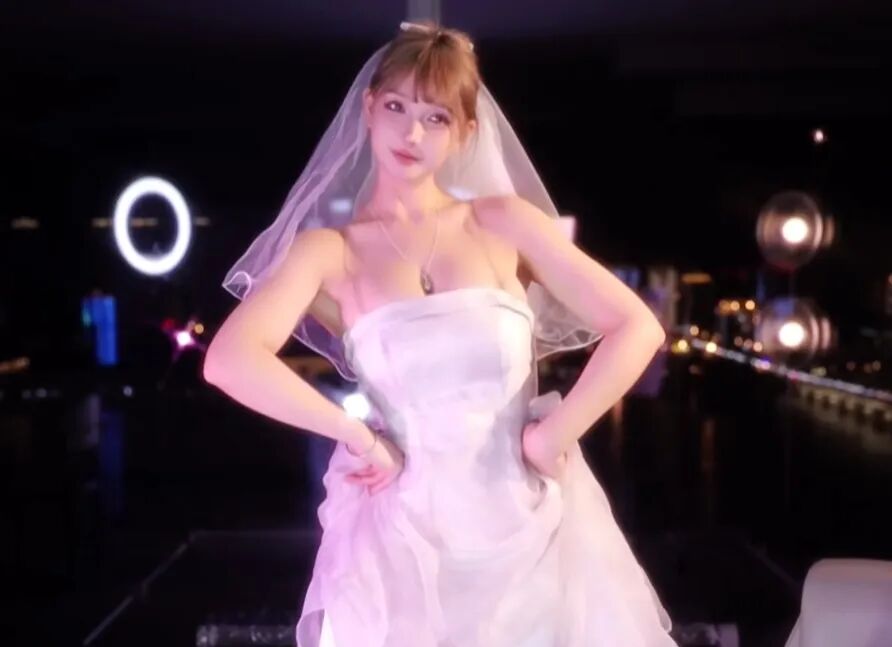 斗鱼给的“彩礼”太少了，米娜穿婚纱停播退鱼，不会退网还会见面(图5)