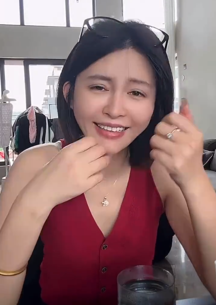 大哥远被封了75年，大倩回应怀孕一事，巴扎黑表示没必要舔辛巴！(图1)