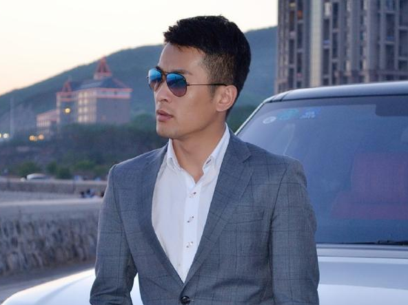 天佑评价辛巴，捐款1.5亿不该挨骂！张二嫂回应没朋友，有钱缺朋友吗？(图1)