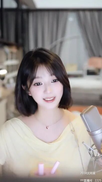 沈雨萱无美颜，粉丝称赞有少妇感，微凉自曝净身高168，一点水分没有！(图3)