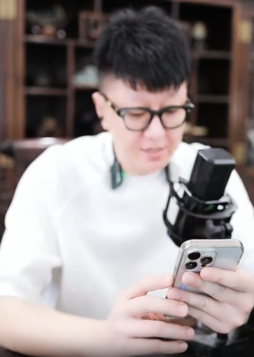 阿哲人气下滑严重，长文道歉粉丝！二子爷急眼追赵本六要欠款(图3)