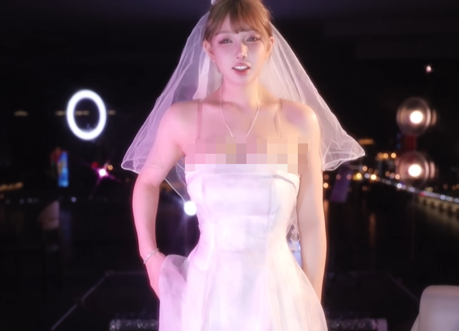 锁子甲热舞只警告不封禁，南妹儿接住米娜流量，做娱播还得在斗鱼(图1)