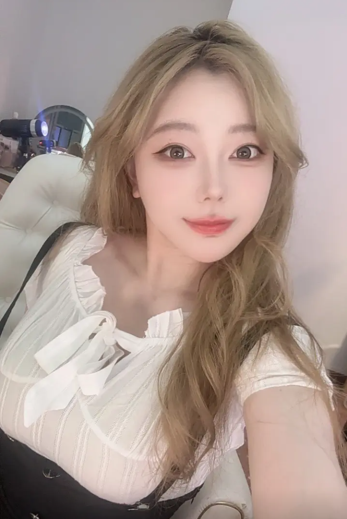 从网络女神到“阿姨”，刘飞儿已迈入30岁，坦言彩礼只要20万(图2)