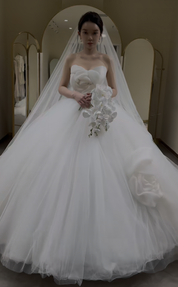 天佑崔阿扎好事将近?佑妈晒儿媳试纱照!“前前任”小毒液合约将到期(图1)