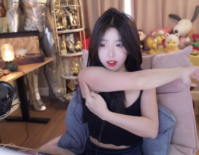 呆妹儿泰国历险记:晒伤撞礁成战损版?粉丝笑称打架了吧(图4)