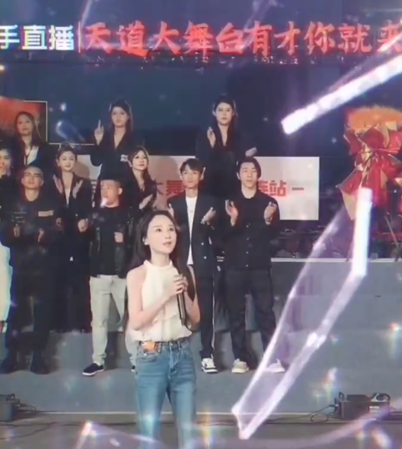 沈曼让方丈“肉偿”，与球球相约去本山老师家吃饭，从没洗过祁天道粉丝(图5)