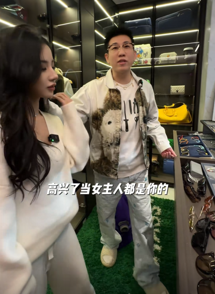 老白不喝酒与闪了又闪再合体!劳斯莱斯高调,网友:这是要官宣?(图2)