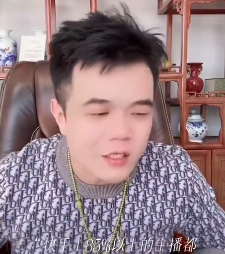 天佑提前放出结婚消息另有隐情？小根：他触碰了底线，复出无望(图1)