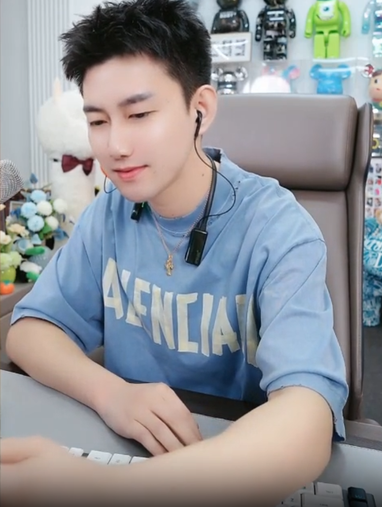 铁岭小辉不该得罪仙家和蓝裤衩家？阿哲为赔YY违约金卖掉手表？(图4)