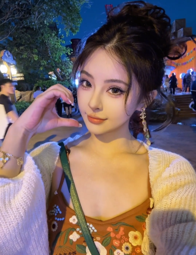 豪刷300万换不来一个牵手？直播间的爱情到底值多少钱(图1)