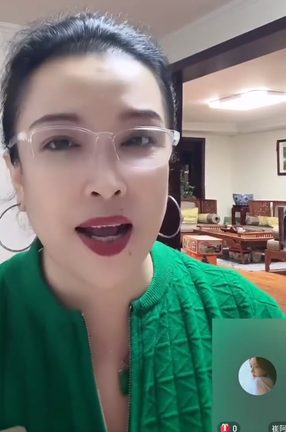 “谢广坤”女儿哭诉，老爸重男轻女！佑妈猛夸崔阿扎，认准做儿媳妇(图4)