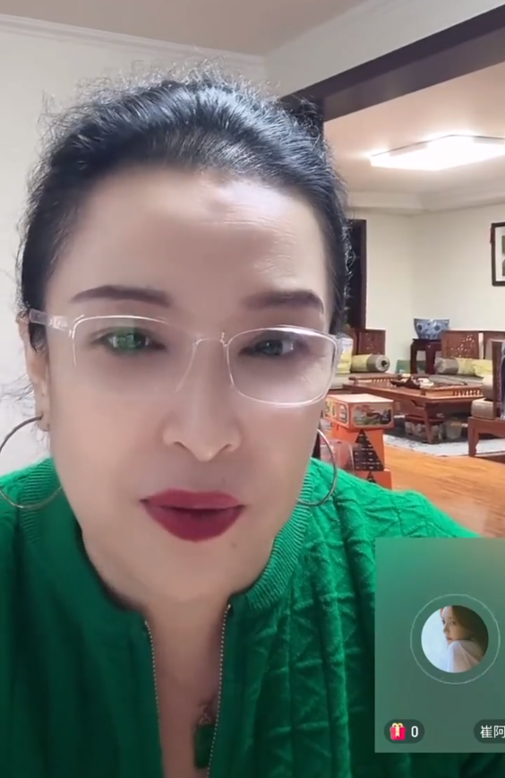 “谢广坤”女儿哭诉，老爸重男轻女！佑妈猛夸崔阿扎，认准做儿媳妇(图5)