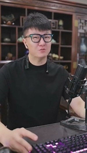 王杉杉杜明远同框直播人气一万多，被老恩师起诉？大佛气晕了(图4)