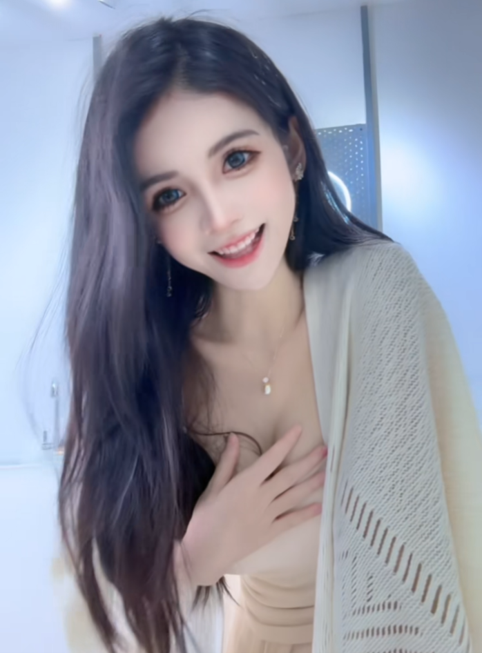 拆肋骨换细腰？狗头萝莉自曝好身材作假，转呼啦圈和照骗功劳？(图1)