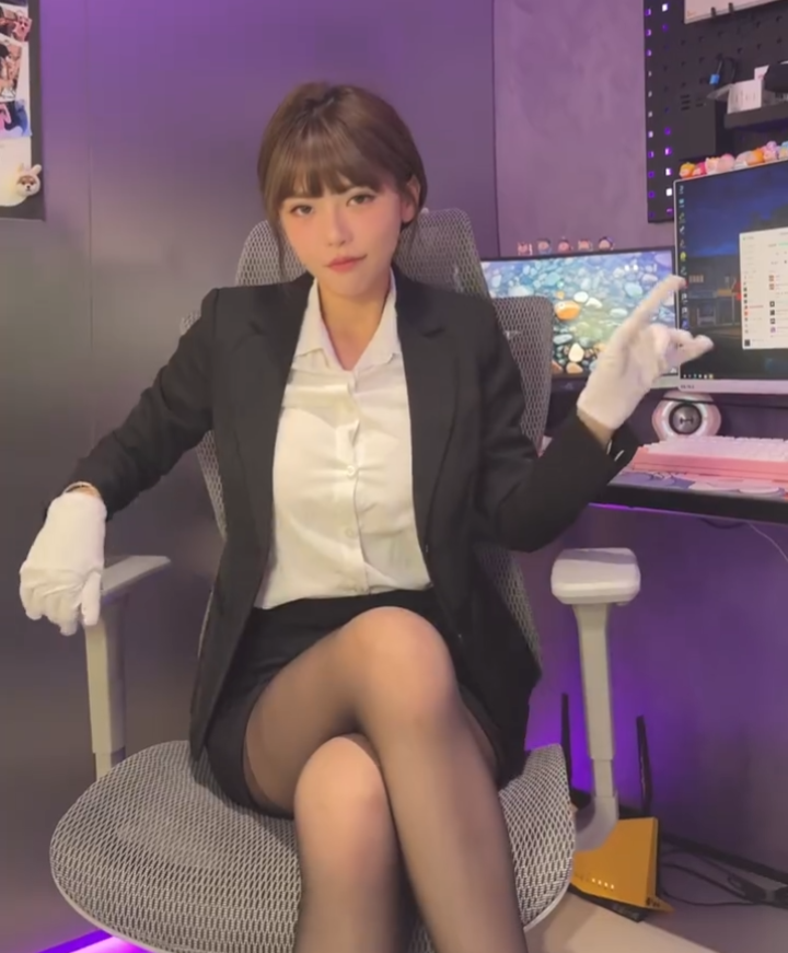 从一姐到精神小妹，昔日大主播风光不再，周淑怡人气暴跌至两三千(图1)