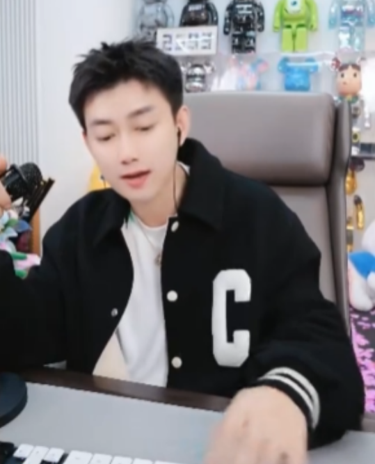 天佑回应阿哲要随礼：我敢发请帖！在那被“绿”，女网红不去杭州发展(图1)