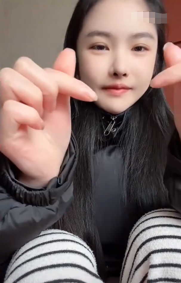 我的账号价值1亿,顾茜茜自曝封号降温?次惑小仙女自曝抑郁症!直言“吃药吃傻了”(图4)