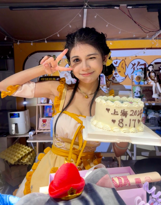 网红挣钱容易不公平？狗头萝莉首次变现，觉得太“烫手”做慈善(图1)