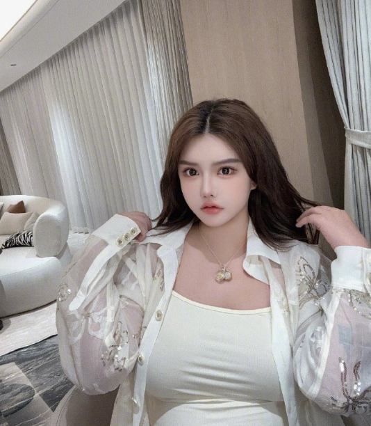 韩安冉妈妈偷小猪妹的黄金？蛋蛋太累情绪崩溃，辛巴嗓子沙哑安慰(图2)