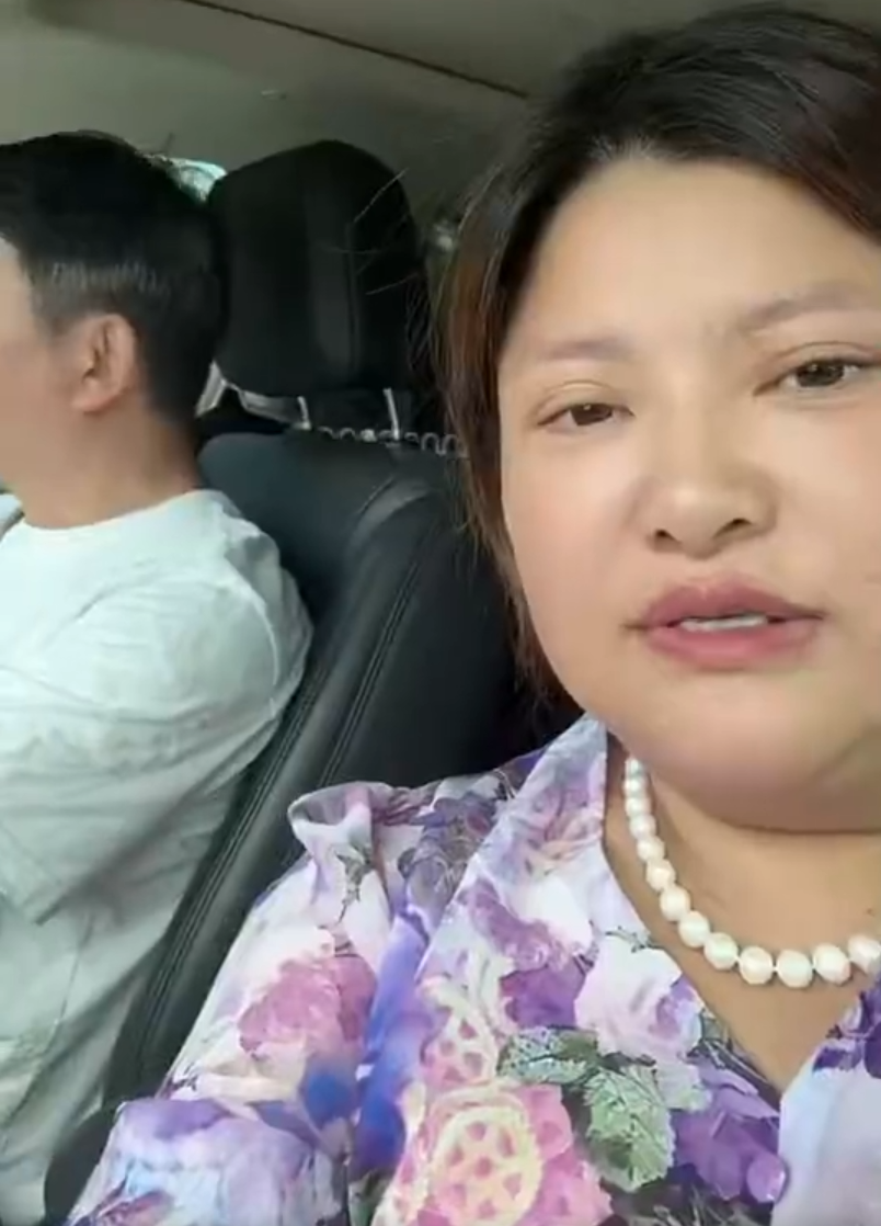 韩安冉妈妈偷小猪妹的黄金？蛋蛋太累情绪崩溃，辛巴嗓子沙哑安慰(图4)