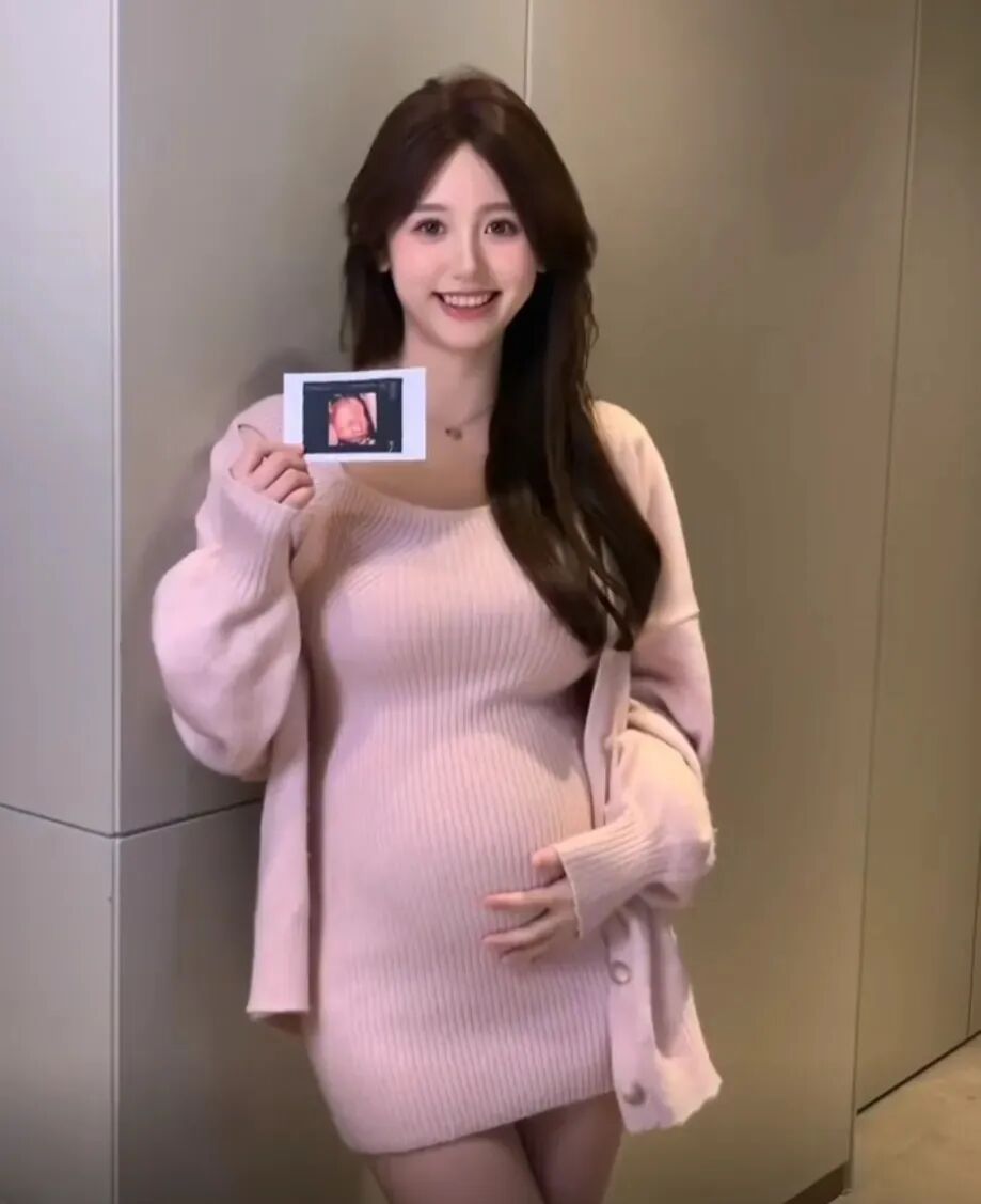 一栗小莎子回应孕期擦边，并未突出部位博眼球，对作品不严谨致歉(图2)