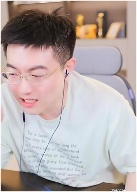 玄律自曝8月份“纯赚”20万?已筹备法务团队!小白曝分手不是炒作(图2)