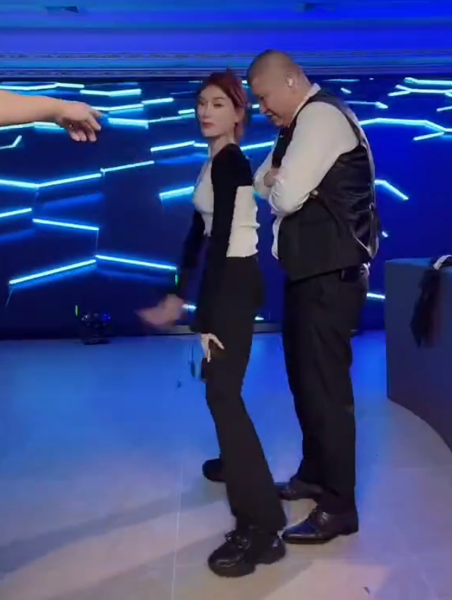 韩安冉谈原生家庭影响,天佑分析二驴会自降身段直播(图5)