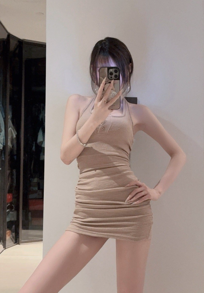 不愧是顶级Coser，腐团儿晒中秋美照，粉丝：这腿比为夫命还长(图4)