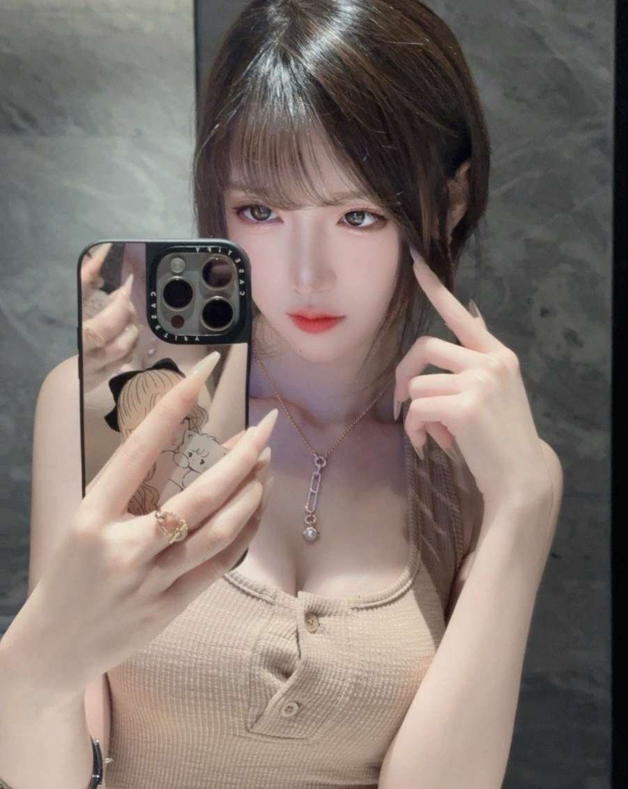 不愧是顶级Coser，腐团儿晒中秋美照，粉丝：这腿比为夫命还长(图6)