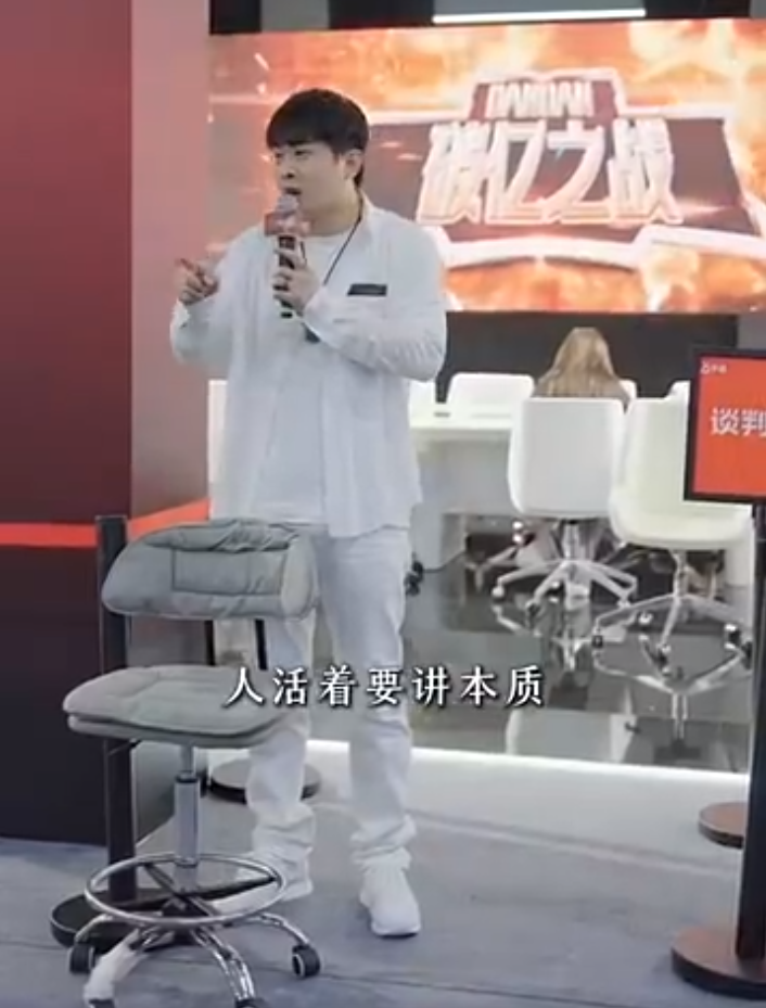 辛巴表示:我能看到事情本质,吴迪称签的合同,不能在ks随便播(图1)