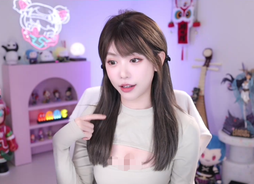 周淑怡“变大日”秀身材，感慨尺度远超斗鱼，人气低靠擦边挽回？(图1)