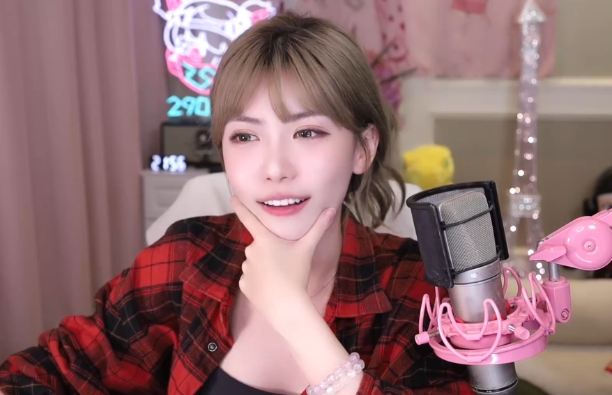 被粉丝嘲讽身材不行，女团出身的周淑怡不服，曾说陪大哥百万起步(图3)