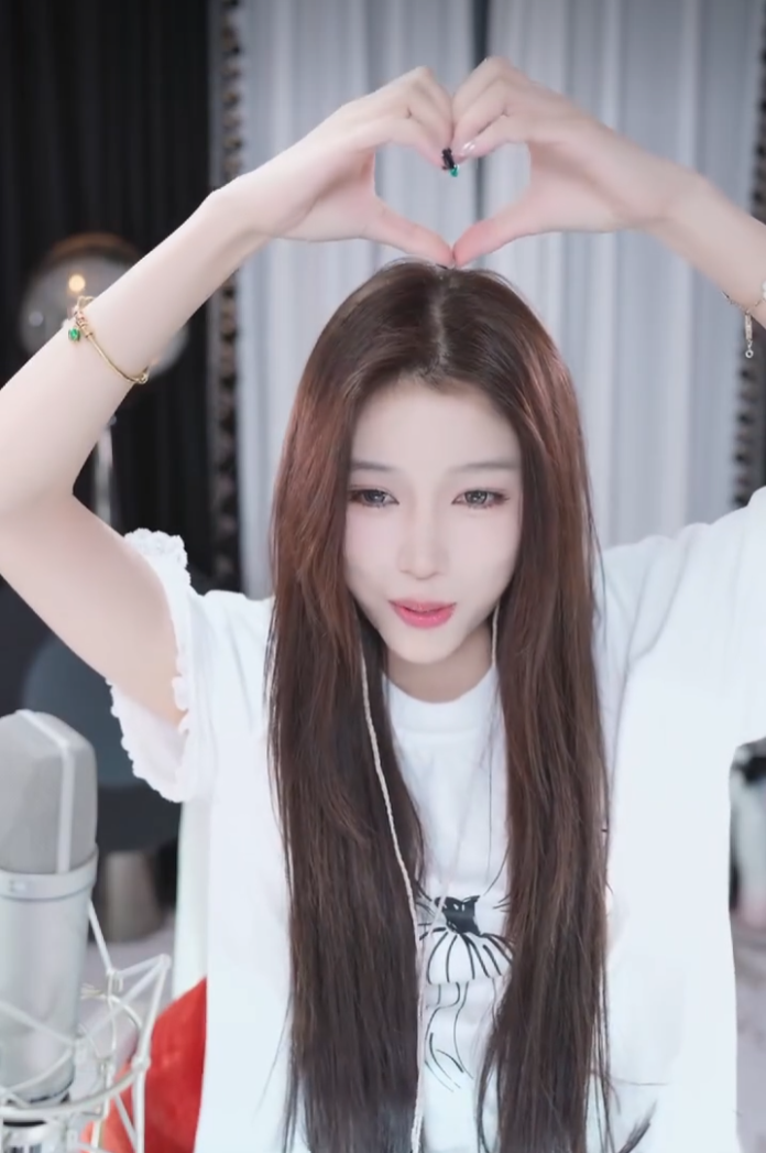 外面的女人那么好吗？萌七吐槽大哥流失，感慨直播不好做了(图2)