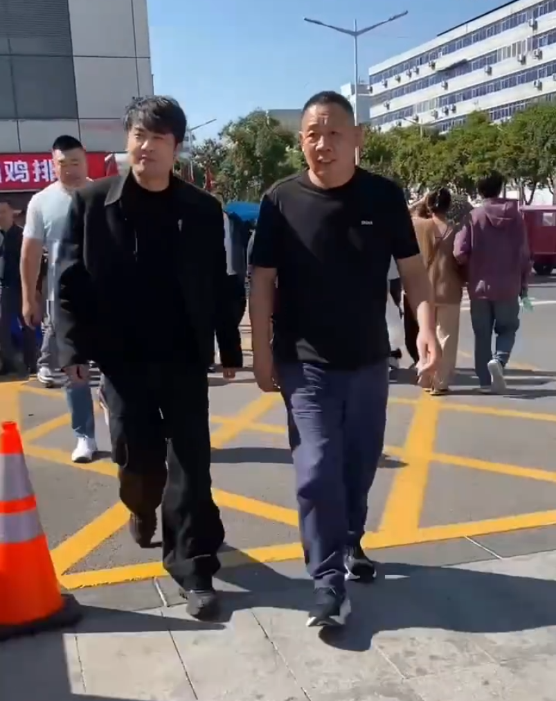 辛巴造访胖东来，是噱头还是真开超市？东北雨姐称先行全额退款(图3)