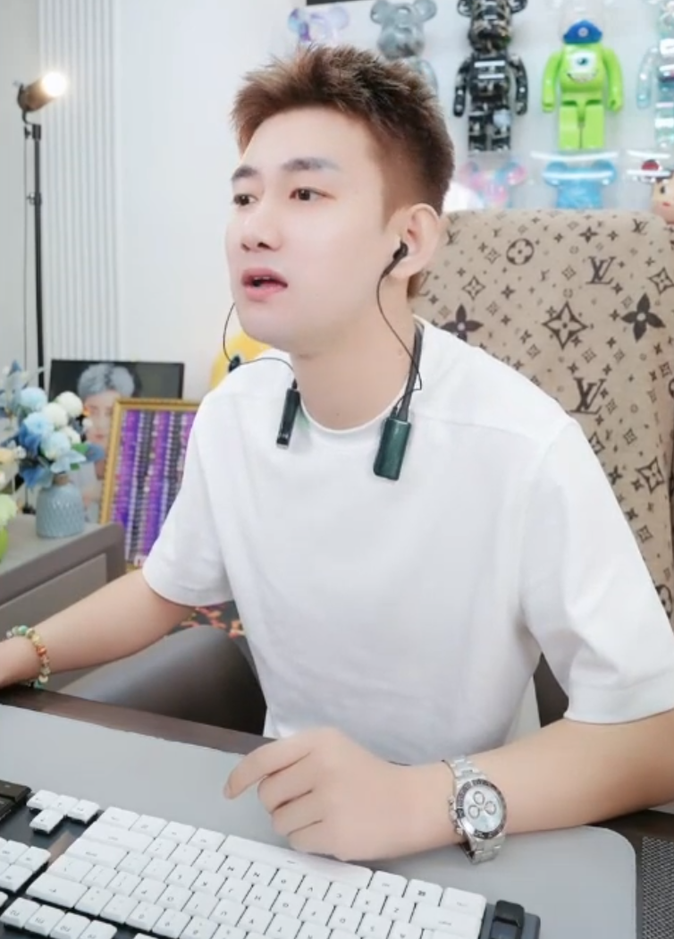 小洲预测阿哲违约金，四五千万，浅蓝：生意不好做还是直播靠谱(图5)