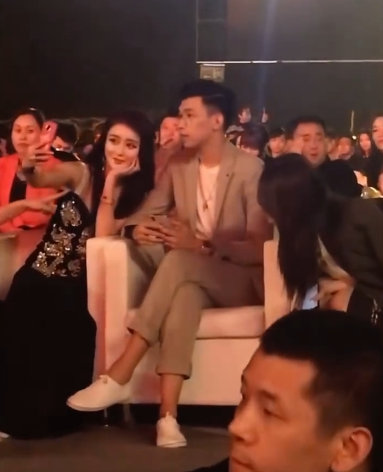 天佑:我现在不靠直播挣钱,流量不太好,阿哲不接受平台的建议(图2)