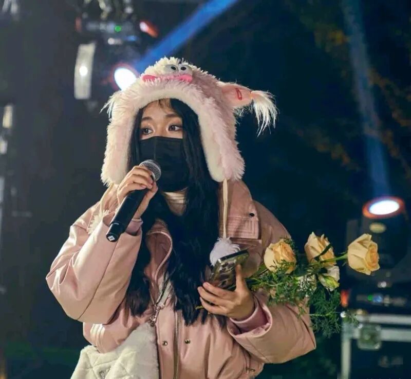 一条小团团杳无音讯，粉丝“黑屏”为她庆祝生日，缺席也收礼2万(图8)