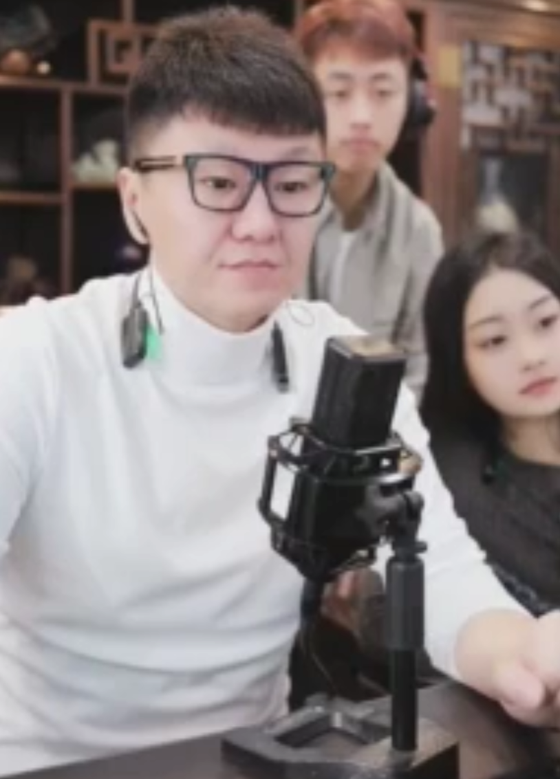 芮甜甜即将结婚，生活非常奢华？微凉谈违约金，最低五六千万(图2)