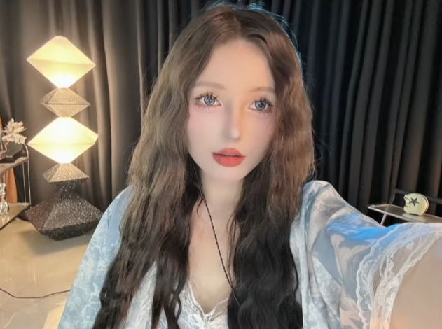 身材长相更甚，平替“高配米娜”现身某音？网友：一家医院出来的(图2)