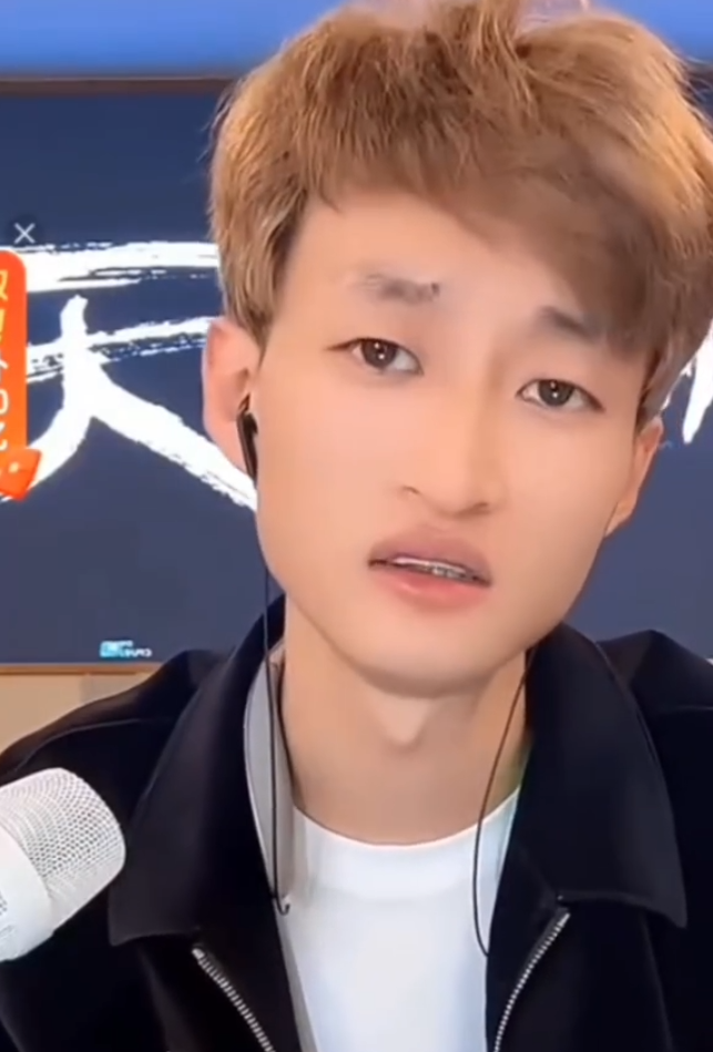 祁天道喊话给ks刷了1.6亿，当我闺女面和女主播聊骚，丈母娘斥二子爷(图4)