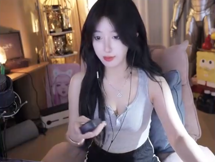 是不是要逼我走?呆妹儿开播就被超管封禁,要推荐周淑怡去某音(图5)