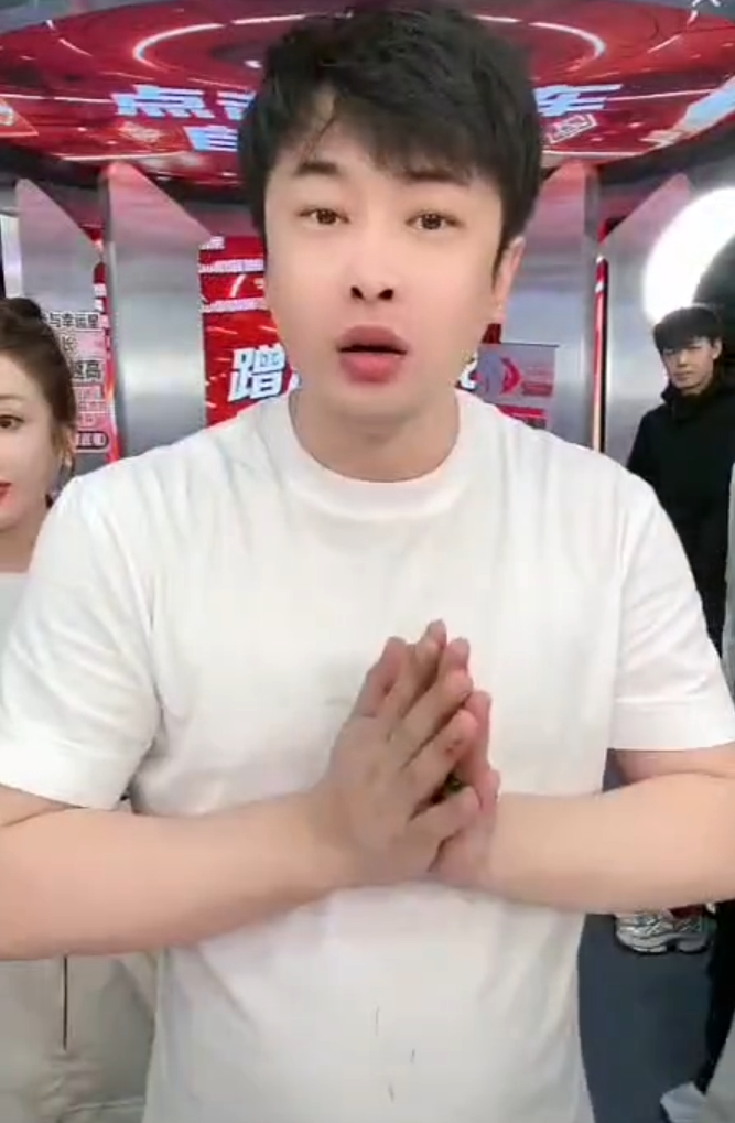 辛巴怒怼名媛:廉价且内心肮脏,仙洋刘二狗私下联系准备捧王闪闪(图1)