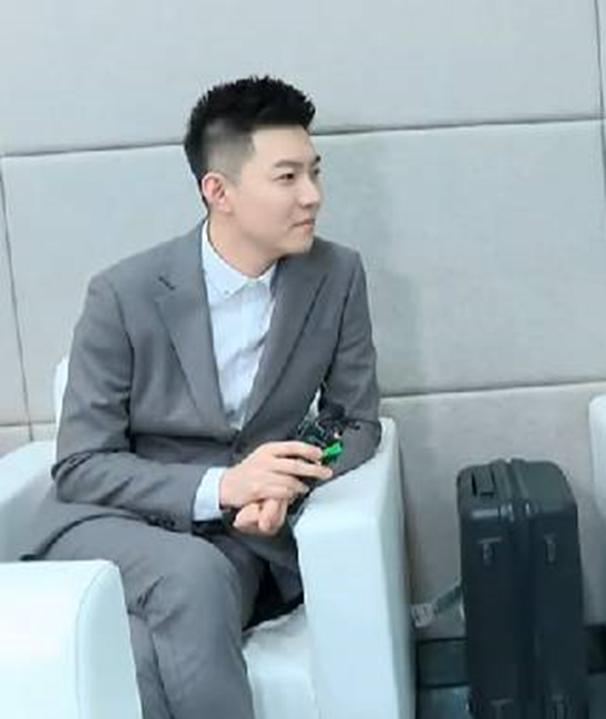 玄律谈前老板:帮过我但我数倍回馈了!浅蓝微凉:YY放电影也能赚钱(图2)