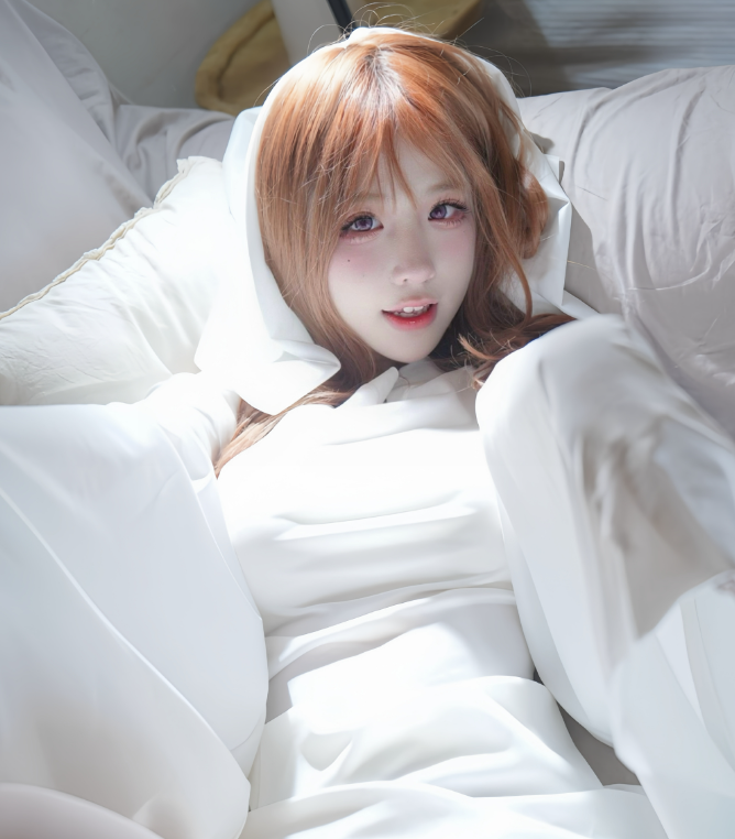 女网红否认是福利姬，不要再说买到我的写真了，那是年少无知拍的(图1)