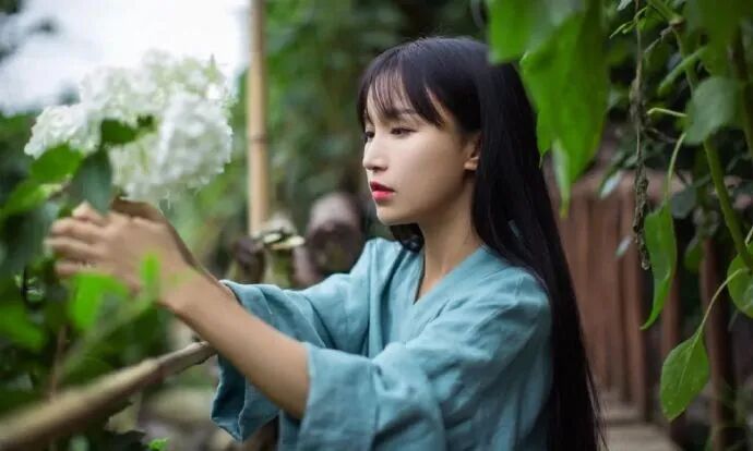 牌牌琦谈公司对账,艺人几十块都要公司出!李子柒断更三年做了什么?(图6)